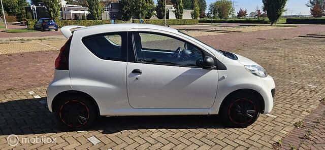 Occasion Peugeot 107 68 PK (50 kW) 2011 Wit Hatchback