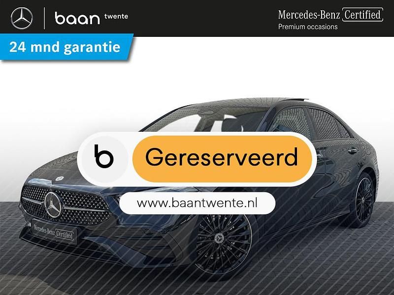 Zwart Gebruikt 2025 Mercedes A250 AMG line Sedan | € 52.900 - Afbeelding 1/4