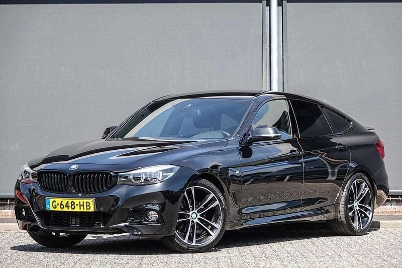 Zwart, metallic lak Gebruikt 2019 BMW 320 Gran Turismo Hatchback | € 25.950 - Afbeelding 1/4
