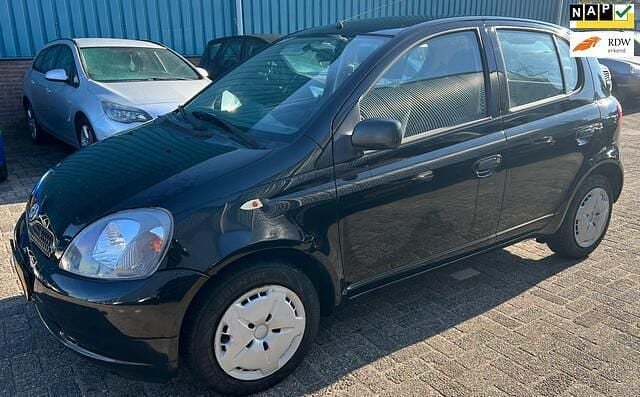 Zwart Gebruikt 2001 Toyota Yaris Luna Hatchback | € 1.650 (Eerlijke prijs) - Afbeelding 1/4