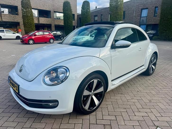 Wit Gebruikt 2014 VW Beetle Design Hatchback | € 10.500 (Eerlijke prijs) - Afbeelding 1/4