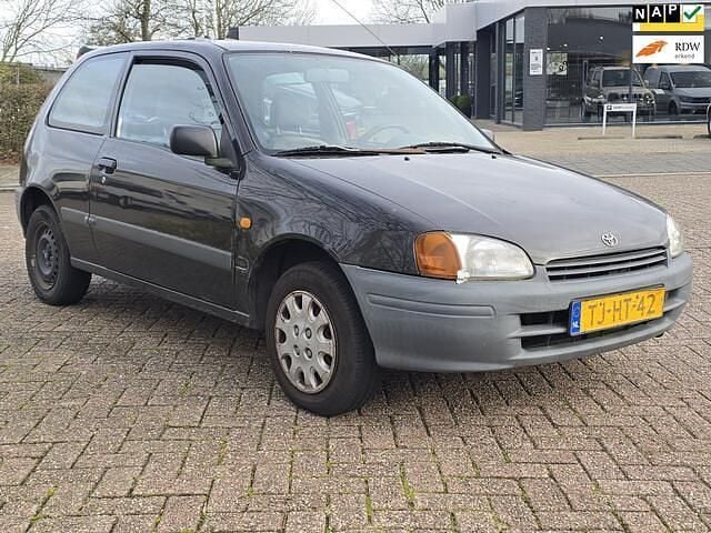 Zwart Gebruikt 1998 Toyota Starlet Hatchback | € 1.250 (Eerlijke prijs) - Afbeelding 1/4