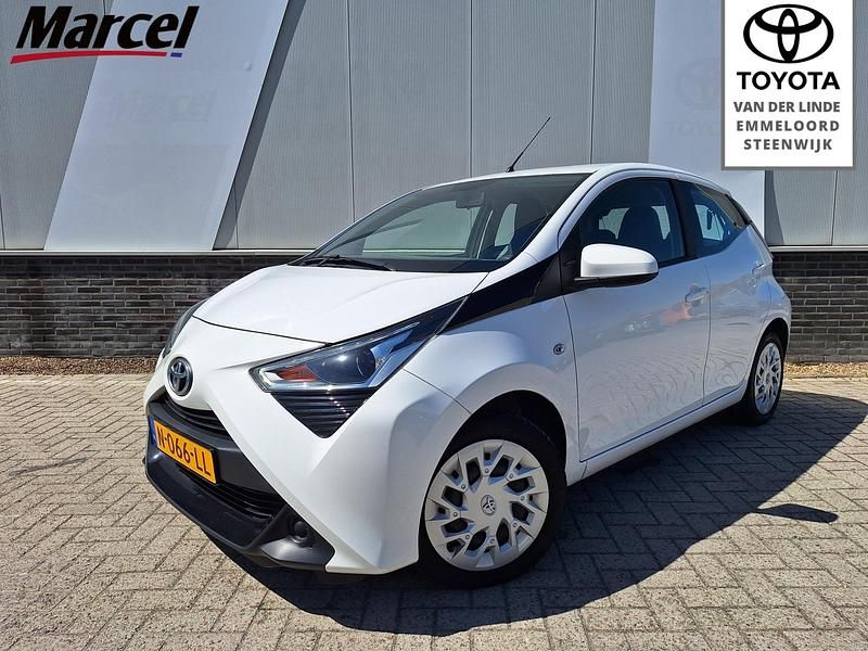Wit Gebruikt 2021 Toyota Aygo X-play Hatchback | € 11.200 (Eerlijke prijs) - Afbeelding 1/3