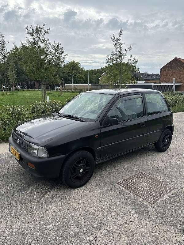 Zwart Gebruikt 2001 Suzuki Alto Hatchback | € 799 (Eerlijke prijs) - Afbeelding 1/4