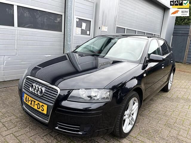 Zwart Gebruikt 2007 Audi A3 Sportback Ambiente Hatchback | € 3.995 (Eerlijke prijs) - Afbeelding 1/4