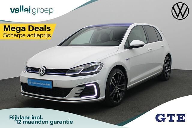 Wit Gebruikt 2020 VW Golf VIII Pro Hatchback | € 22.950 (Eerlijke prijs) - Afbeelding 1/4
