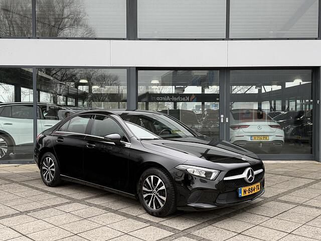 Occasion Mercedes A180 Business 136 PK (100 kW) 2022 Zwart Sedan