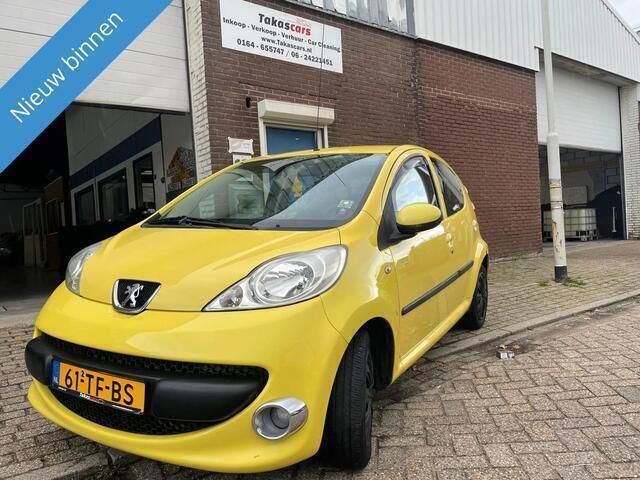 Geel Gebruikt 2006 Peugeot 107 Hatchback | € 1.749 (Eerlijke prijs) - Afbeelding 1/4