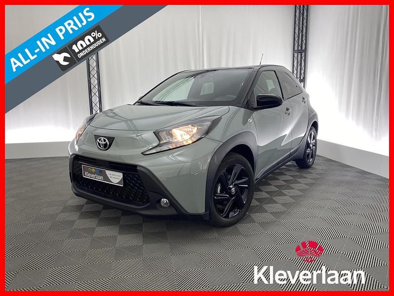 Grijs Gebruikt 2024 Toyota Aygo Pulse Hatchback | € 22.995 (Iets duurder) - Afbeelding 1/3