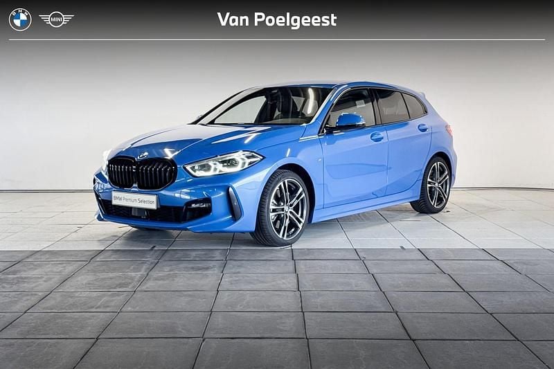 M misano blau Gebruikt 2022 BMW 120 M Sport Hatchback | € 30.950 (Eerlijke prijs) - Afbeelding 1/4