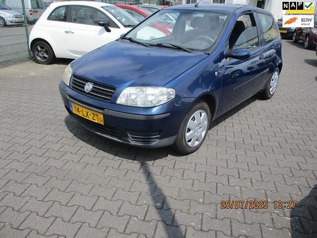 Blauw Gebruikt 2003 Fiat Punto Dynamic Hatchback | € 849 (Eerlijke prijs) - Afbeelding 1/4