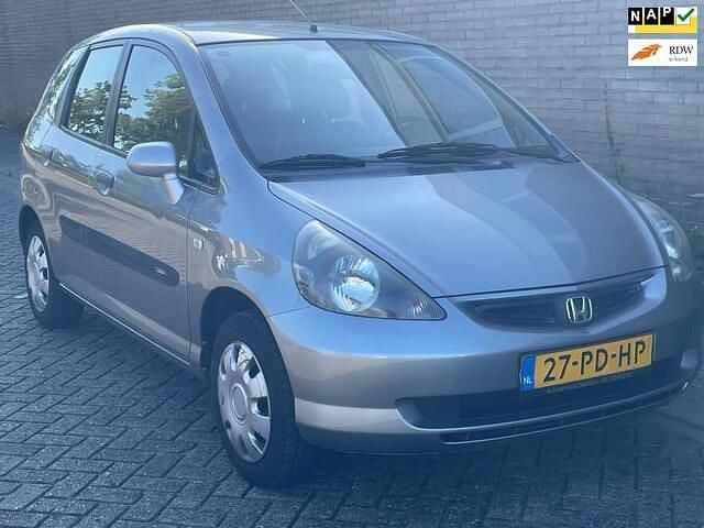 Grijs Gebruikt 2004 Honda Jazz LS Hatchback | € 3.850 (Eerlijke prijs) - Afbeelding 1/4