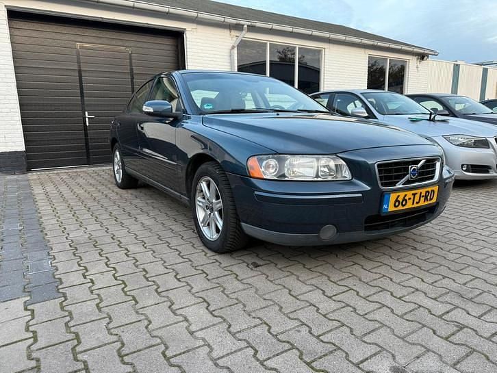 Gebruikt 2006 Volvo S60 Sedan | € 1.950 (Eerlijke prijs) - Afbeelding 1/4