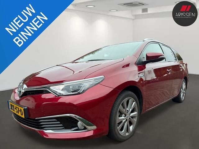 Rood Gebruikt 2017 Toyota Auris Executive Stationwagen | € 16.495 (Eerlijke prijs) - Afbeelding 1/4