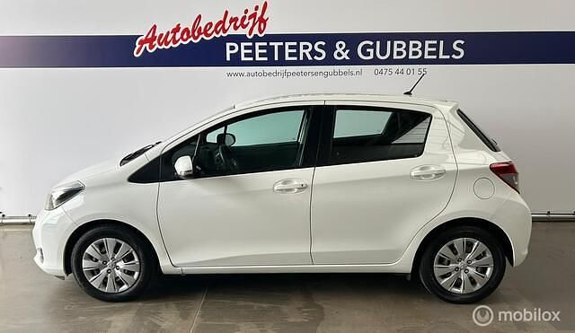 Wit Gebruikt 2013 Toyota Yaris Hatchback | € 11.445 (Eerlijke prijs) - Afbeelding 1/4