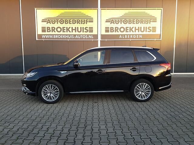 Occasion Mitsubishi Outlander Intense 177 PK (130 kW) 2019 Zwart SUV