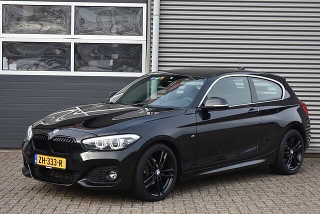 Occasion BMW 118 Executive 136 PK (100 kW) 2019 Zwart Hatchback