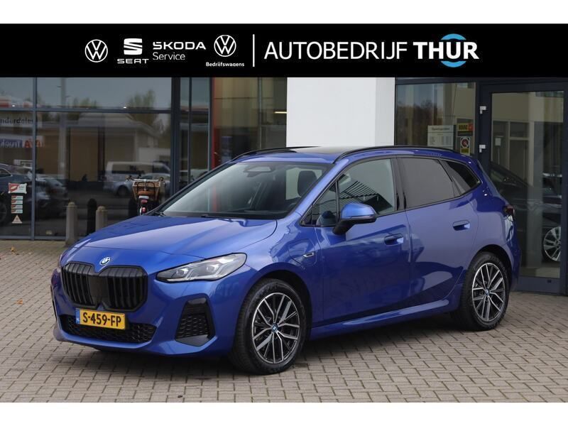 Blauw Gebruikt 2023 BMW 230 Comfort Edition Stationwagen | € 41.950 (Eerlijke prijs) - Afbeelding 1/4
