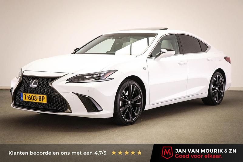 Wit Gebruikt 2023 Lexus ES300H Sport Line Sedan | € 45.095 (Goede deal) - Afbeelding 1/4