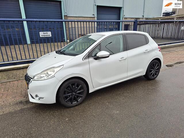 Occasion Peugeot 208 Allure+ 82 PK (60 kW) 2014 Wit Hatchback