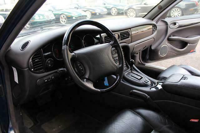 Occasion Jaguar XJR 364 PK (267 kW) 2000 Blauw, metallic lak Sedan