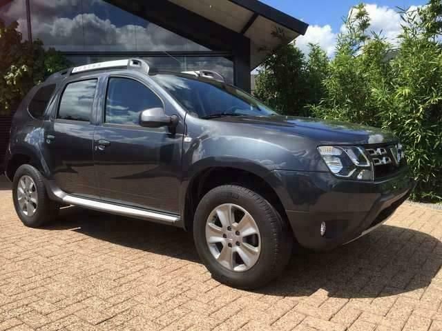 Zwart Gebruikt 2016 Dacia Duster SUV | € 12.300 - Afbeelding 1/4