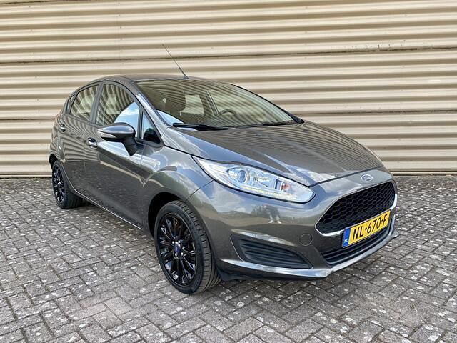 Occasion Ford Fiesta Style 67 PK (49 kW) 2017 Grijs Hatchback