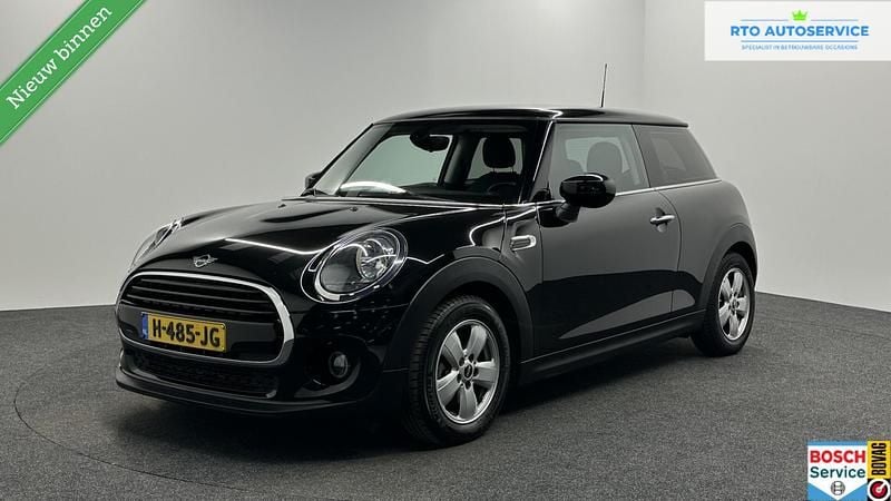 Zwart Gebruikt 2020 Mini Cooper Hatchback | € 14.000 (Goede deal) - Afbeelding 1/4