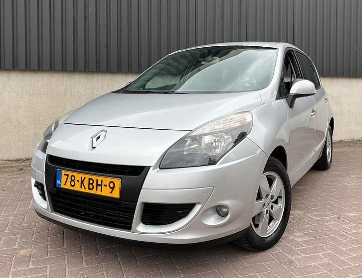 Gebruikt 2009 Renault Scénic III MPV | € 2.750 (Eerlijke prijs) - Afbeelding 1/4