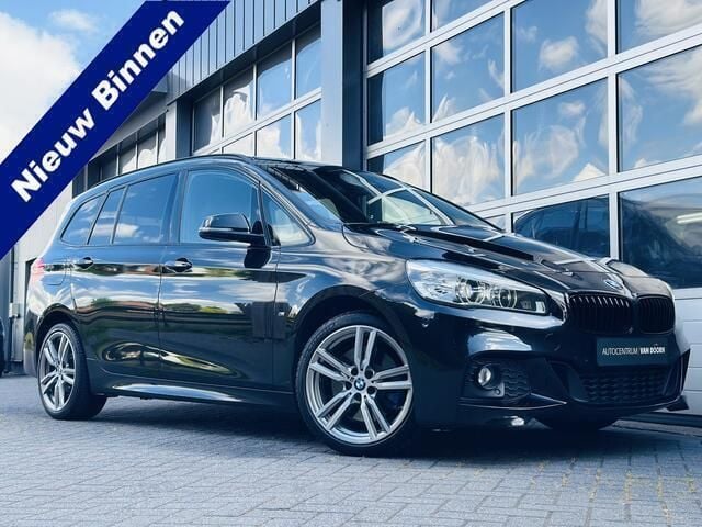 Zwart Gebruikt 2015 BMW 220 M Sport Stationwagen | € 19.995 - Afbeelding 1/4