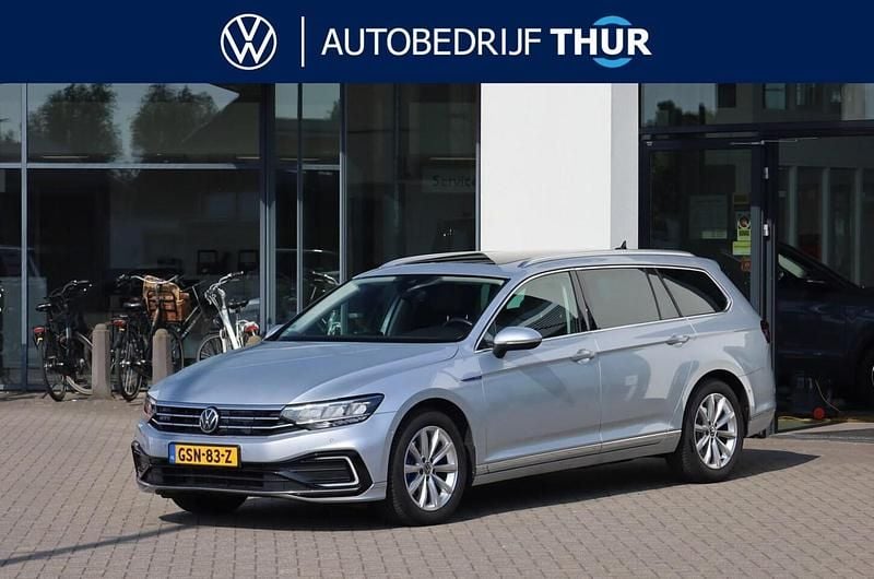 Zilver Occasion 2023 VW Passat Pro Stationwagen | € 33.950 (Eerlijke prijs) - Afbeelding 1/4