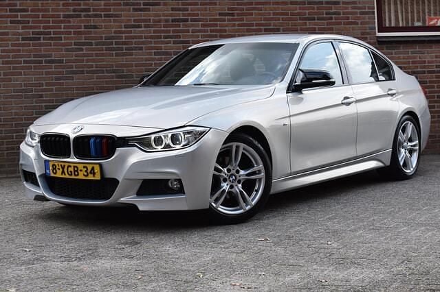 Grijs Gebruikt 2014 BMW 320 Executive Sedan | € 11.949 (Goede deal) - Afbeelding 1/4