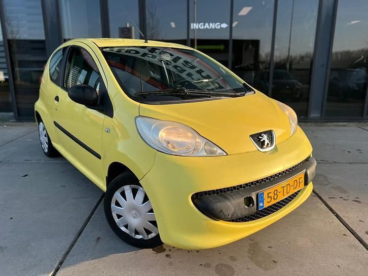 Occasion Peugeot 107 68 PK (50 kW) 2006 Geel Hatchback