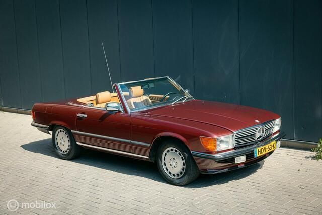 Rood Gebruikt 1987 Mercedes 560 | € 31.950 - Afbeelding 1/4
