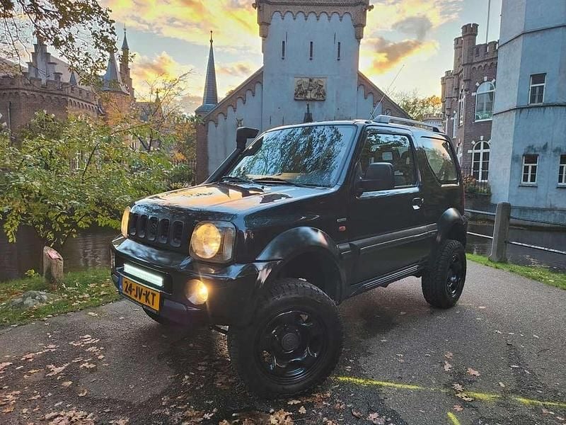 Zwart Gebruikt 2002 Suzuki Jimny SUV | € 6.699 (Eerlijke prijs) - Afbeelding 1/4