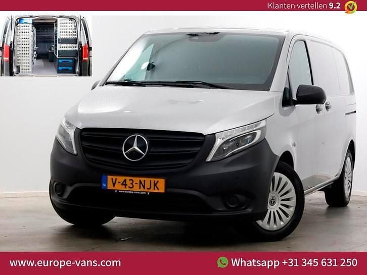 Zilver (metallic) Gebruikt 2022 Mercedes Vito Van | € 19.950 (Super prijs) - Afbeelding 1/4
