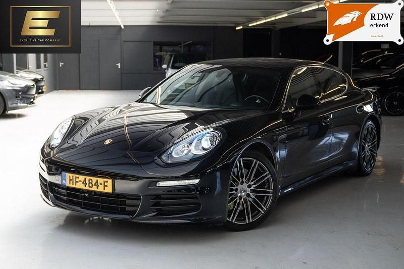 Zwart Gebruikt 2015 Porsche Panamera Hatchback | € 27.950 - Afbeelding 1/4