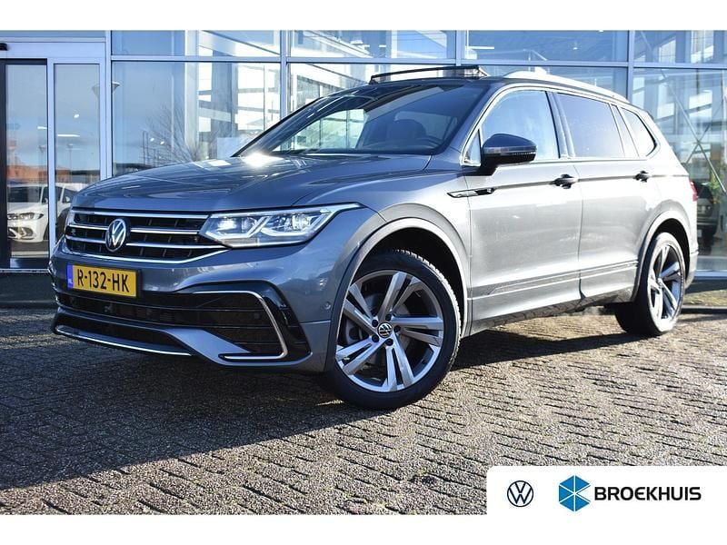Grijs Occasion 2022 VW Tiguan Allspace Business+ SUV | € 42.800 (Eerlijke prijs) - Afbeelding 1/4