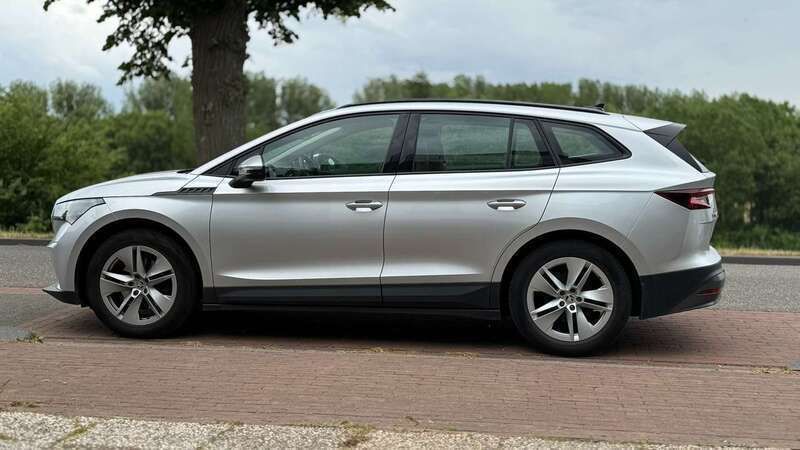 Zilver Gebruikt 2021 Skoda Enyaq iV SUV | € 20.000 (Super prijs) - Afbeelding 1/4