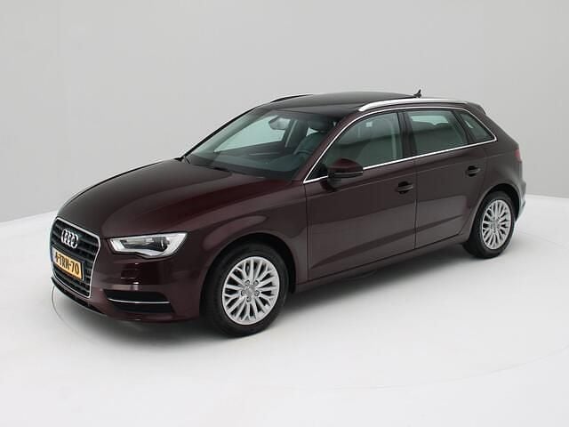 Occasion Audi A3 Sportback Ambiente 141 PK (103 kW) 2014 Rood Hatchback