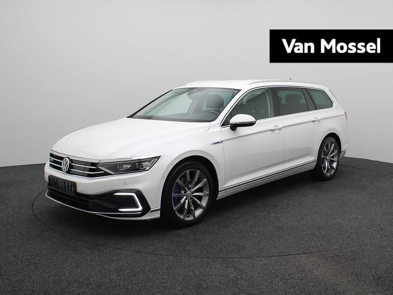 Wit Gebruikt 2020 VW Passat Business Stationwagen | € 23.900 (Eerlijke prijs) - Afbeelding 1/4