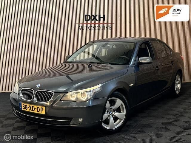 Grijs Gebruikt 2007 BMW 523 Executive Sedan | € 6.240 (Goede deal) - Afbeelding 1/4
