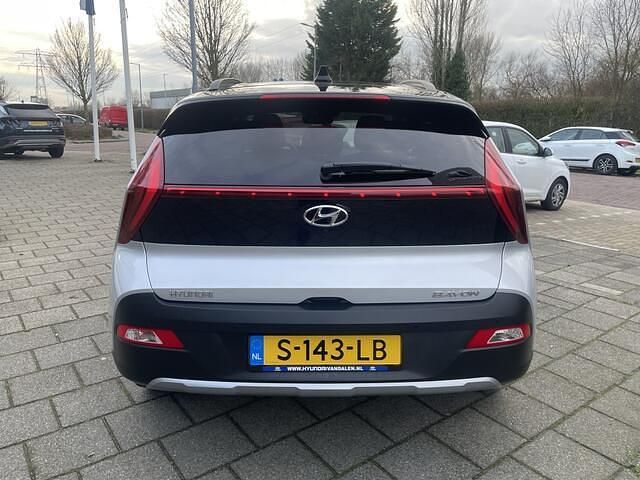 Occasion Hyundai Bayon Premium 99 PK (72 kW) 2023 Sleek silver ttb (grijs metallic) SUV