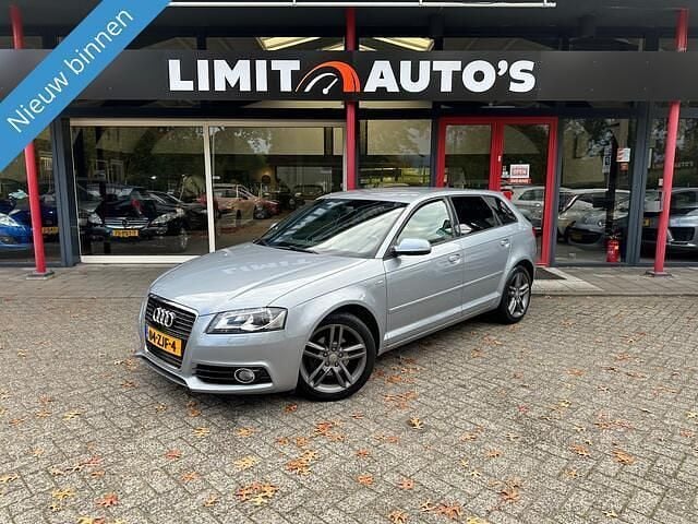 Grijs Gebruikt 2012 Audi A3 Sportback S-Line Hatchback | € 7.499 (Eerlijke prijs) - Afbeelding 1/4