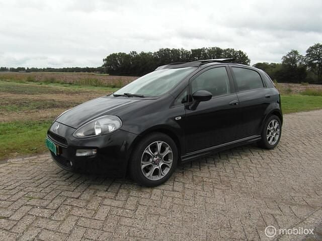 Blauw Gebruikt 2015 Fiat Punto Evo Hatchback | € 4.250 (Goede deal) - Afbeelding 1/4