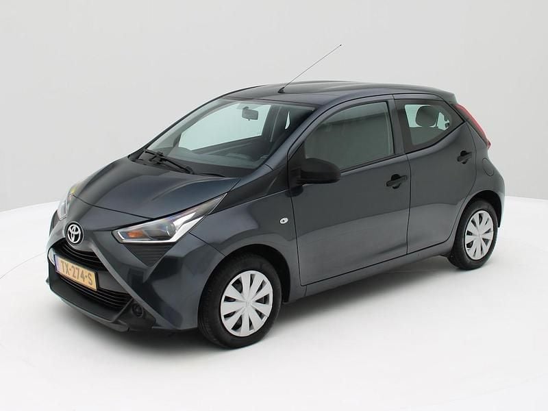 Grijs Gebruikt 2018 Toyota Aygo Hatchback | € 9.000 (Goede deal) - Afbeelding 1/4