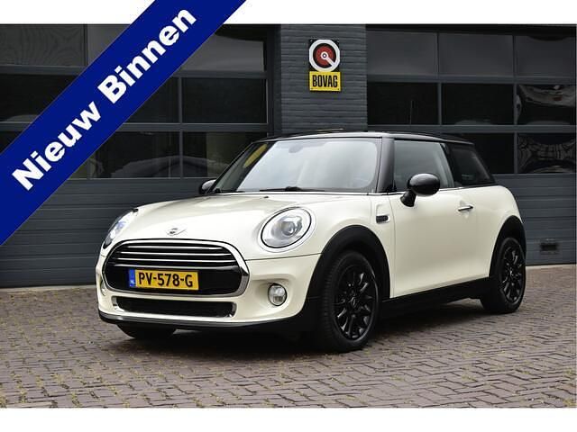 Wit Gebruikt 2017 Mini Cooper Business Hatchback | € 14.950 (Goede deal) - Afbeelding 1/4
