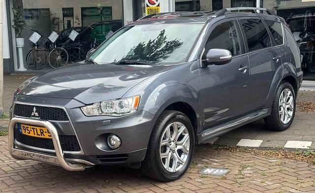 Grijs Gebruikt 2012 Mitsubishi Outlander Edition SUV | € 9.250 (Goede deal) - Afbeelding 1/4