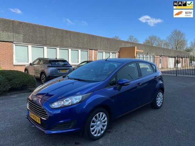 Blauw Gebruikt 2015 Ford Fiesta Style Hatchback | € 5.650 (Goede deal) - Afbeelding 1/4