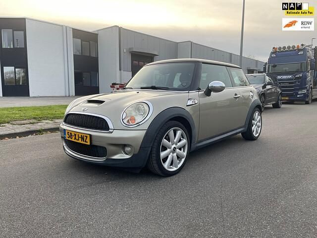 Grijs Gebruikt 2007 Mini Cooper S Chili Hatchback | € 3.450 (Eerlijke prijs) - Afbeelding 1/4